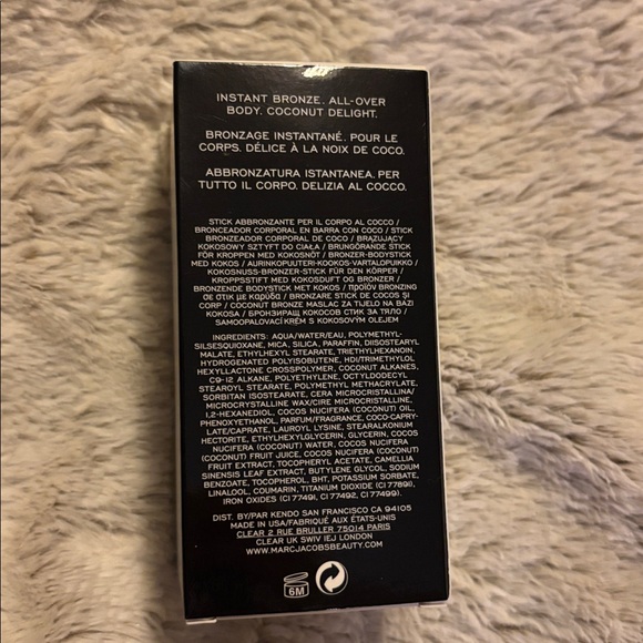 Marc Jacobs Glow Away Coconut Body Stick - Picture 3 of 8